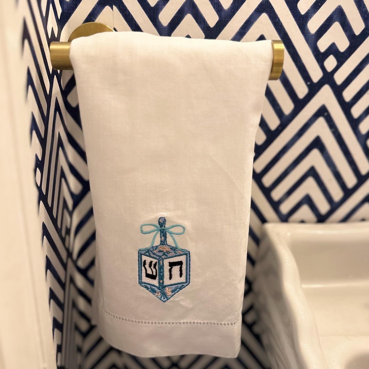 Holiday Linen Hand Towels